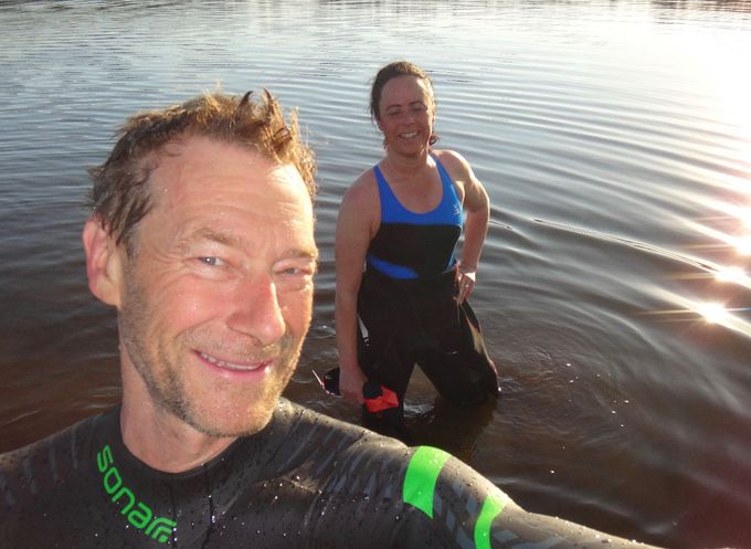 Årets först riktiga open water-pass. 1 km simning i Stenö, 18 grader i vattnet 16 maj