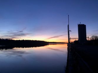 Anar soluppgången från Stugsundskajen på väg till jobbet.